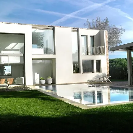 Great Location - Beautiful Villa!!! וילה *