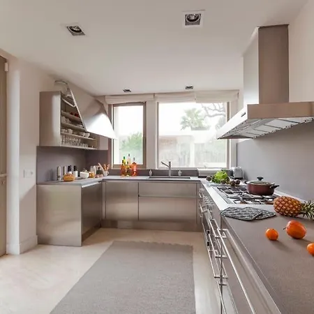 Great Location - Beautiful Villa!!! Villa *