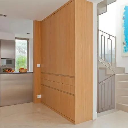 Great Location - Beautiful Villa!!! *