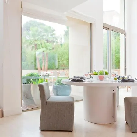 Great Location - Beautiful Villa!!! וילה